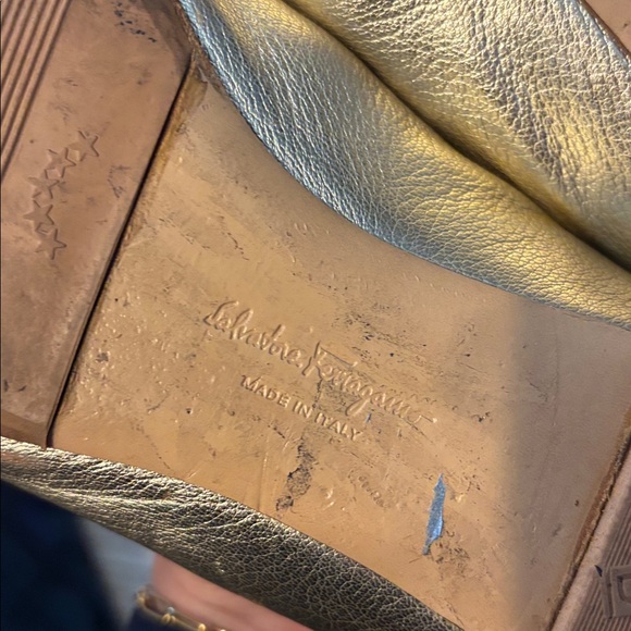 Salvatore Ferragamo Champagne Gold Glitter Ballerina Flats W/Bow size 8 1/2 - Picture 9 of 11